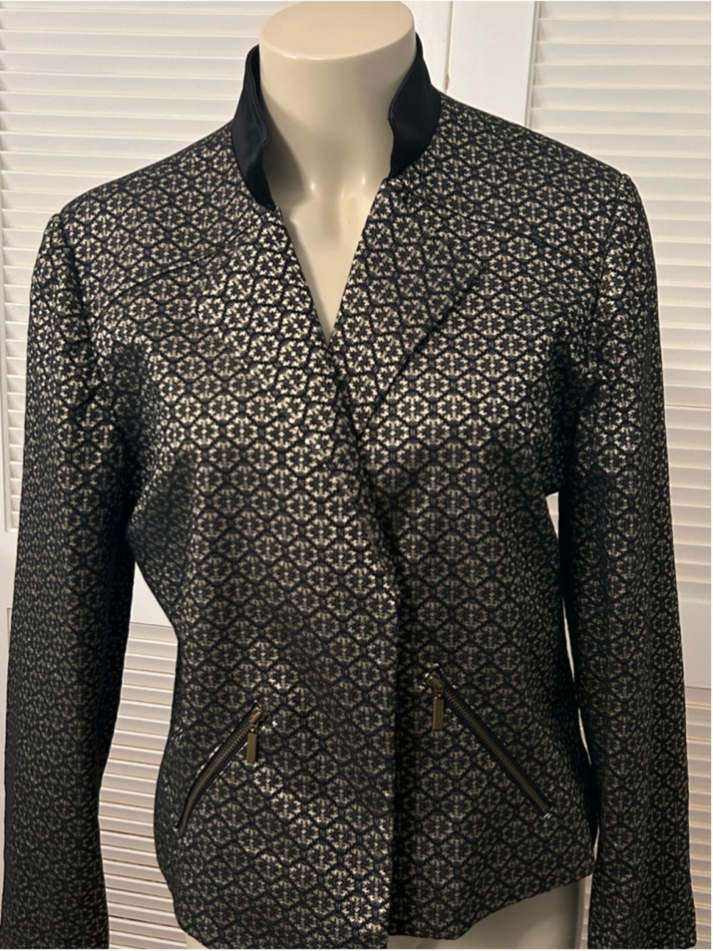 Chico’s Black Gold Geometric Floral Blazer Pants Set 2-Piece set, Size 2 - Picture 2 of 16